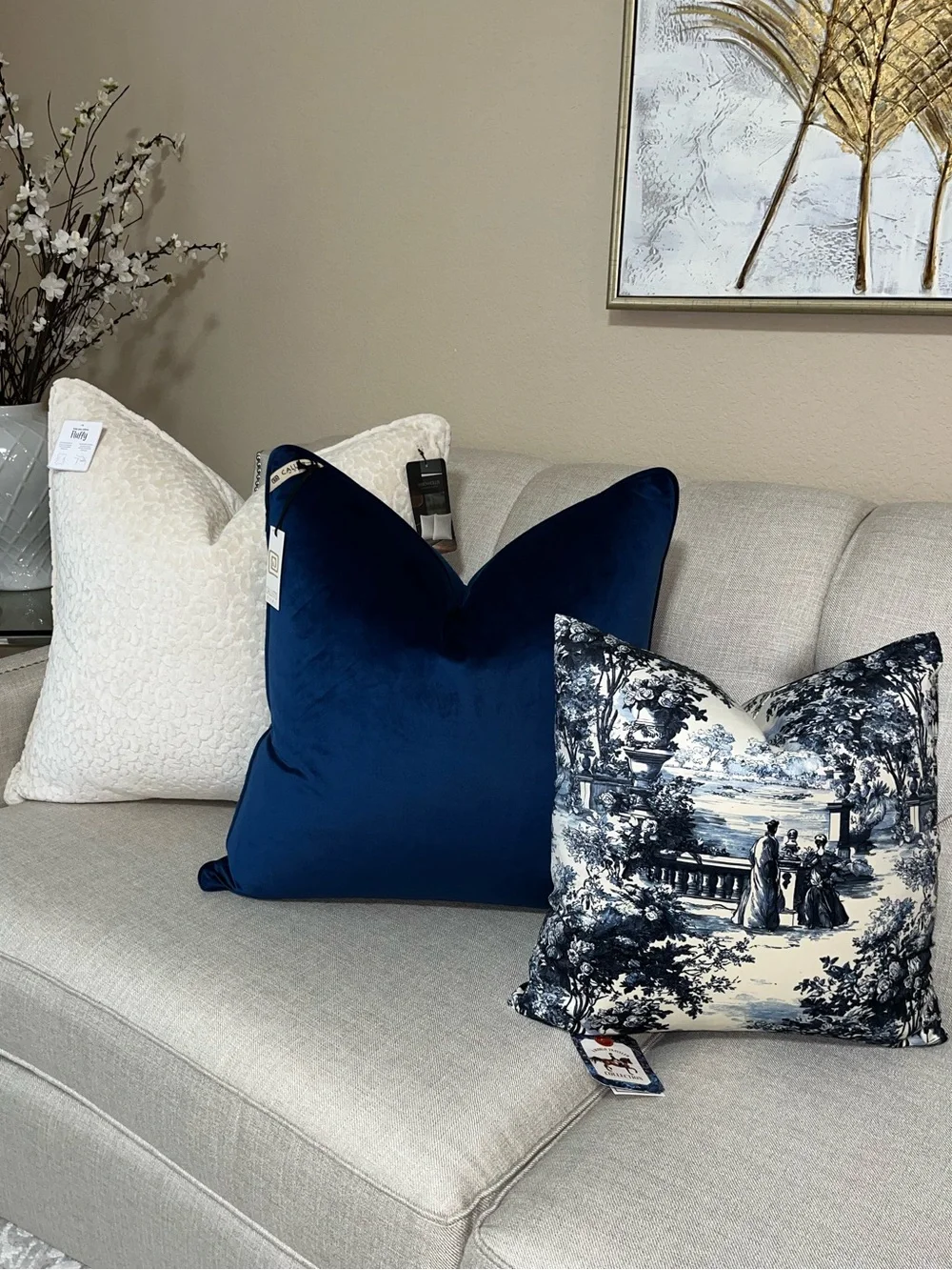 1-NWT CALLISTO HOME LUXURY BLUE VELVET DECORATIVE THROW PILLOW ( T1474F15)
